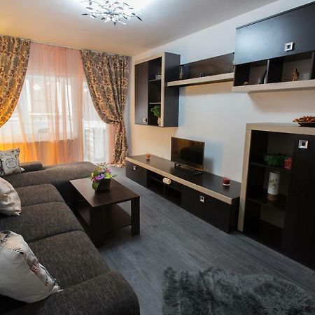 Appartamento Apartament Feelmount Buşteni Esterno foto