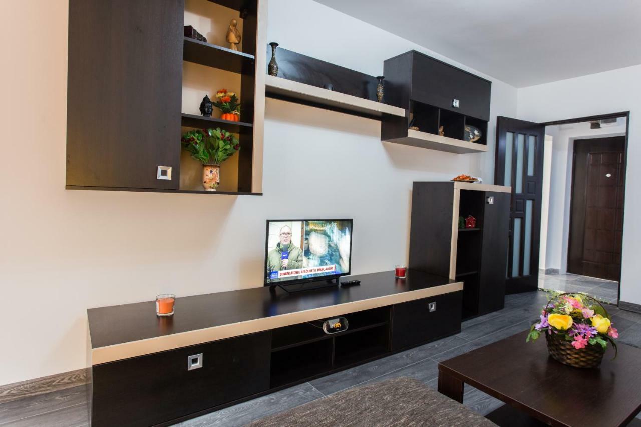 Appartamento Apartament Feelmount Buşteni Esterno foto