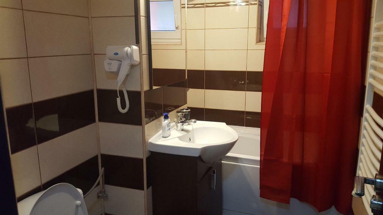 Appartamento Apartament Feelmount Buşteni Esterno foto